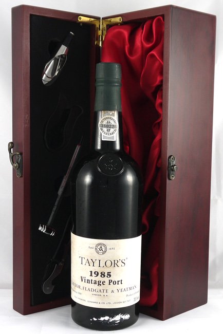 1985 Taylors Vintage Port 1985 (1/2 Bottle)