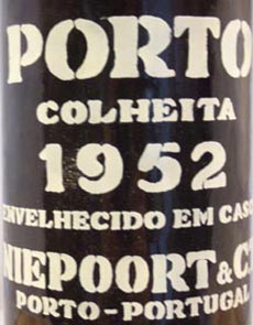 1952 Niepoort Colheita Port 1952 (1/2 bottle)